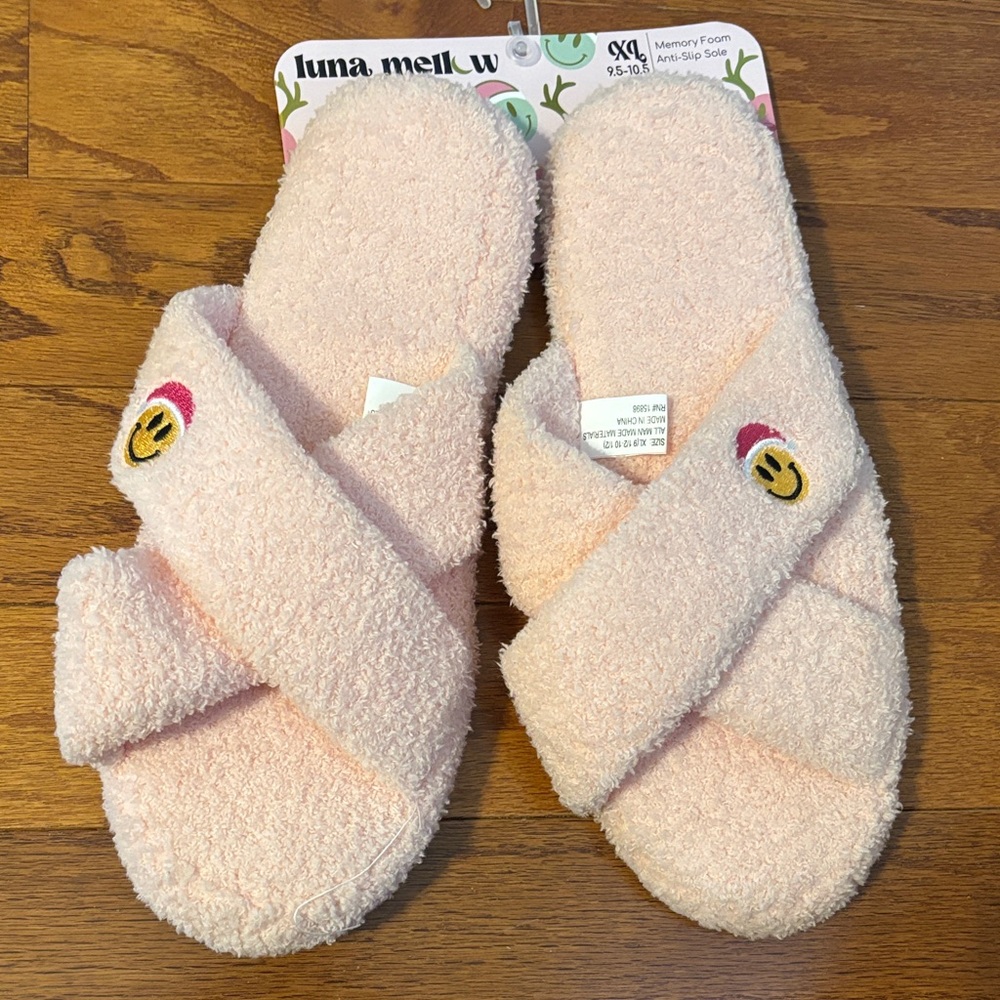 Women's XL Pink Slippers
